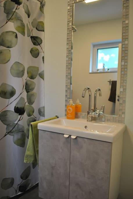 Modernes Doppelzimmer Friedewald Rhoenblick ภายนอก รูปภาพ